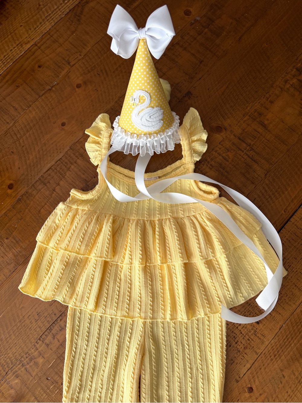 Girls 3T Outfit Yellow Ruffled Knit with fabric Birthday Party Hat - Picture 2 of 6